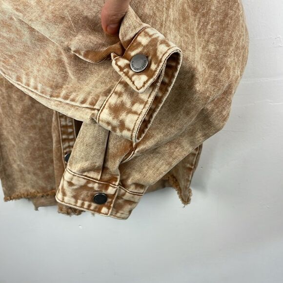 Black Label by CEST TOI Denim Button Down Acid Wash SHACKET Frayed Hem Medium - Picture 8 of 12